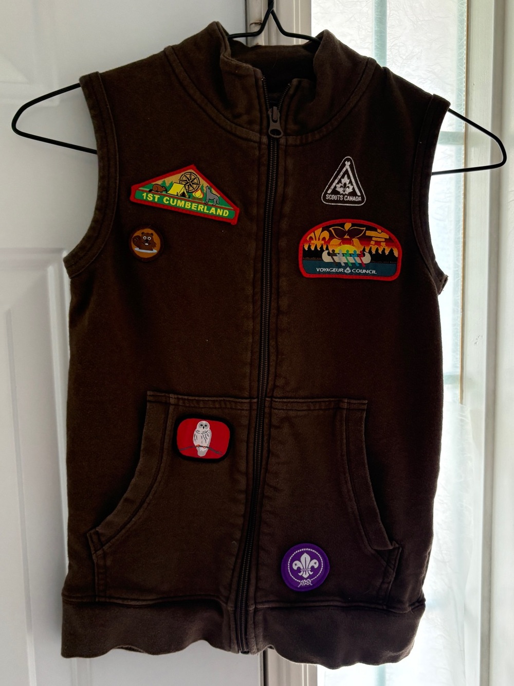 Scouts Canada Vest Brown Youth Size Small with Patches
